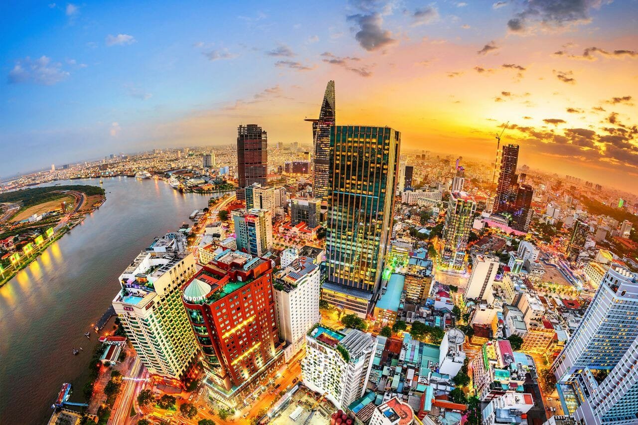 Do chịu ảnh hưởng nặng nề của Covid-19 và xu hướng tiêu dùng tại Việt Nam cũng đang có sự thay đổi khi thương mại điện tử ngày càng phát triển.